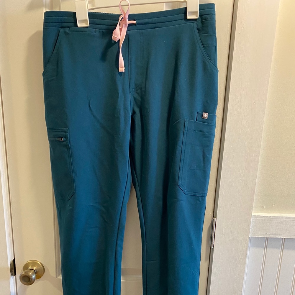 Caribbean blue Figs women’s Yola M/T scrub bottoms